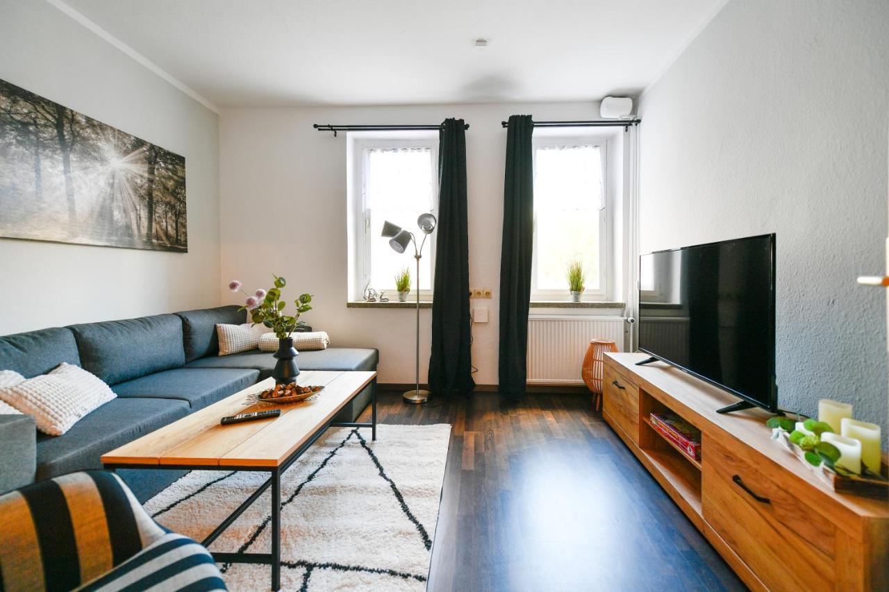 Fuerst-Pueckler-Apartment_Bis 6 Personen_Waschmaschine_Kueche_2X Parkplaetze_Terrasse_Netflix Cottbus Dış mekan fotoğraf